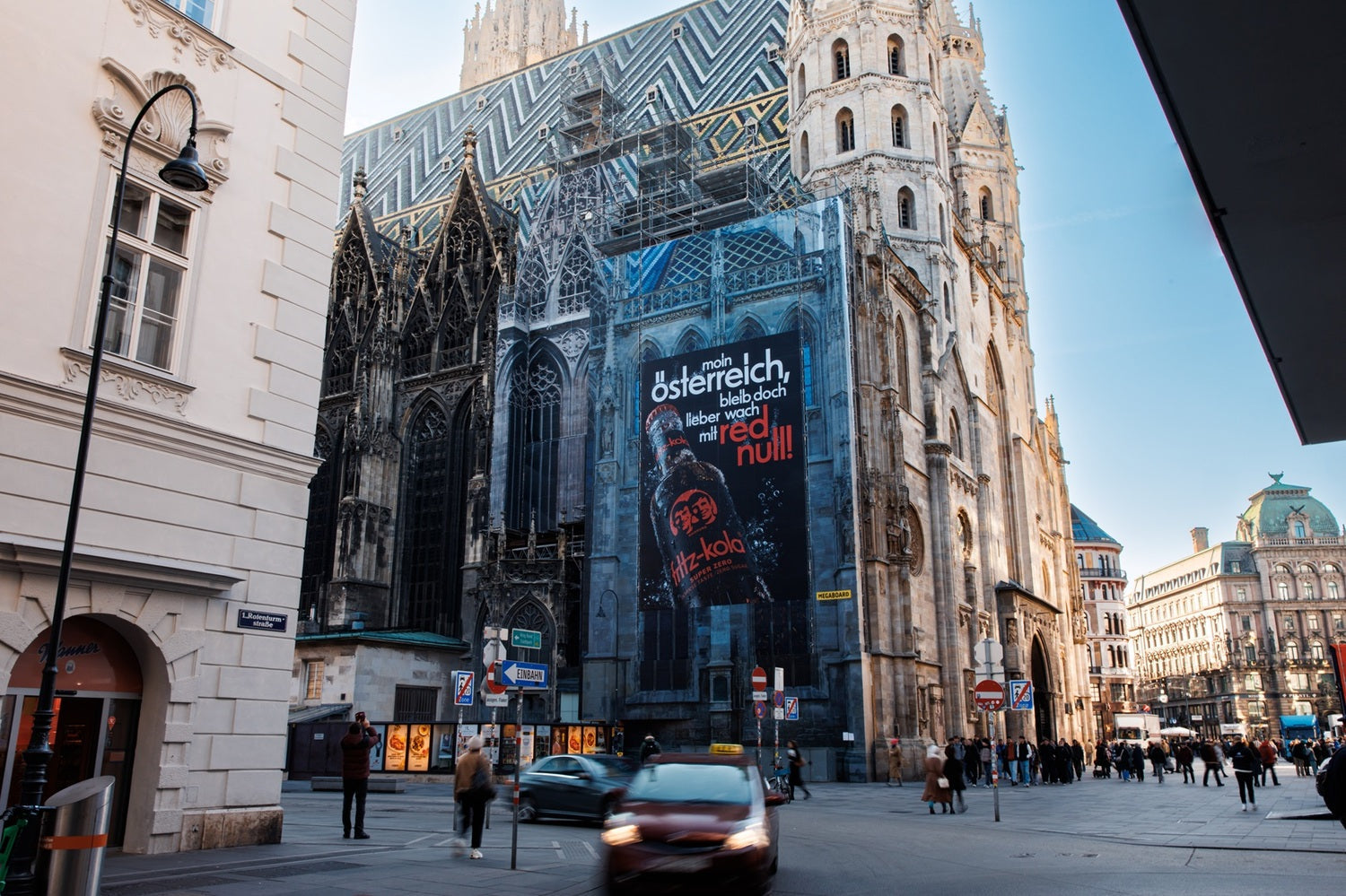 fritz-kola nagelt these an den stephansdom