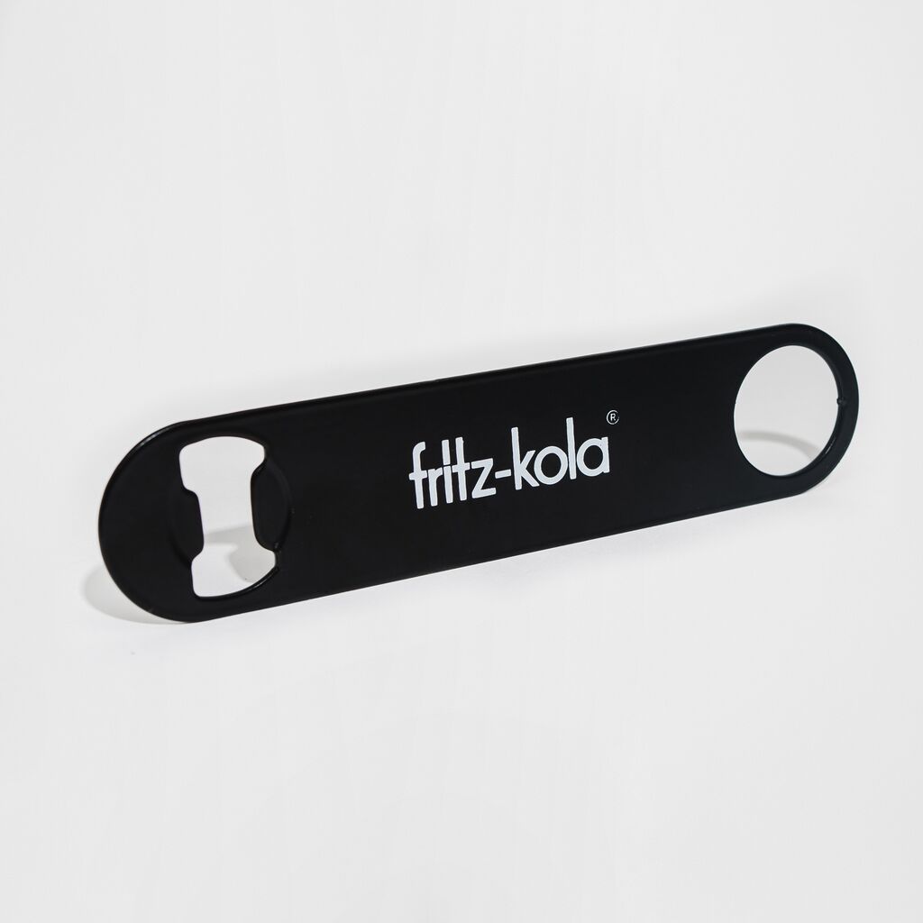 Rückseite des fritz-kola Barblades in schwarz mit weißem großen fritz-kola Logo