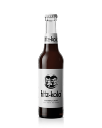 glasflasche fritz-kola classic light mit weißen etiketten, freigestellt