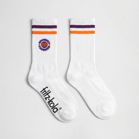 fritz-kola mischmasch socken mit mischmasch Logo und zwei Streifen (Violet und Orange) am oberen Rand.
