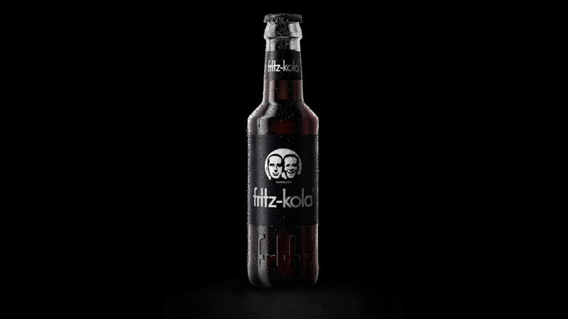 Die fritz-kola original in der 0,2 Liter Größe ist zu sehen im neuen Design, welches vereinzelt kantiger ist. Die Flasche ist außerdem angetaut 