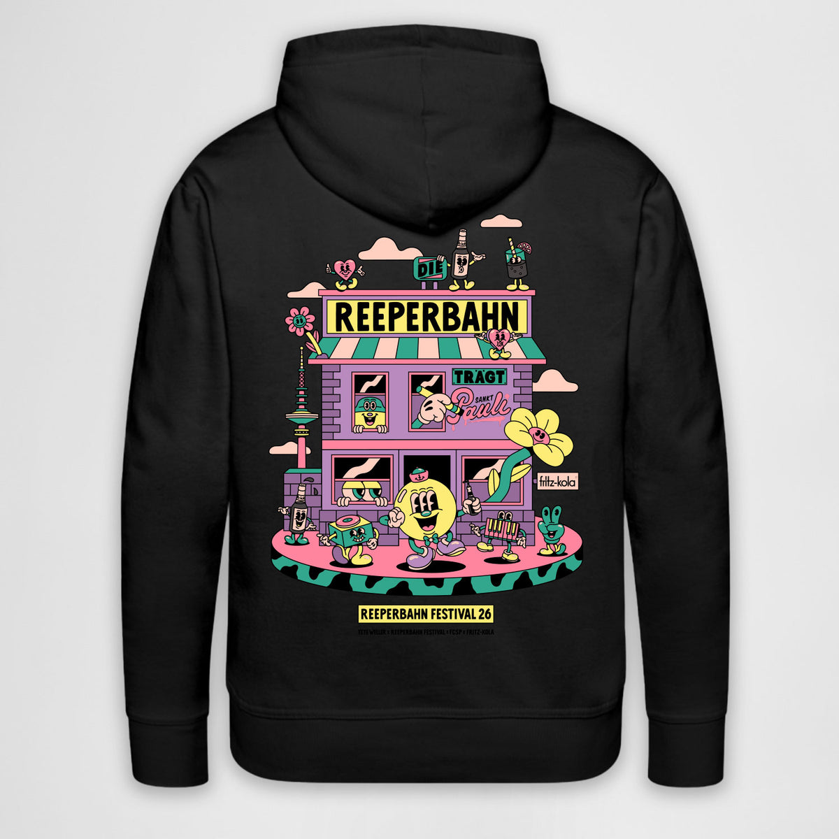 Schwarzer Unisex-Hoodie mit großem Yeye-Weller-Backprint. Das Motiv zeigt eine bunte Wimmelbild-Illustration rund um die Reeperbahn mit Hamburger Wahrzeichen, einer fritz-kola Flasche, Blumen und verschiedenen Figuren im typischen Yeye-Weller-Stil. Der Schriftzug „Reeperbahn Festival 26“ befindet sich unterhalb des Motivs.