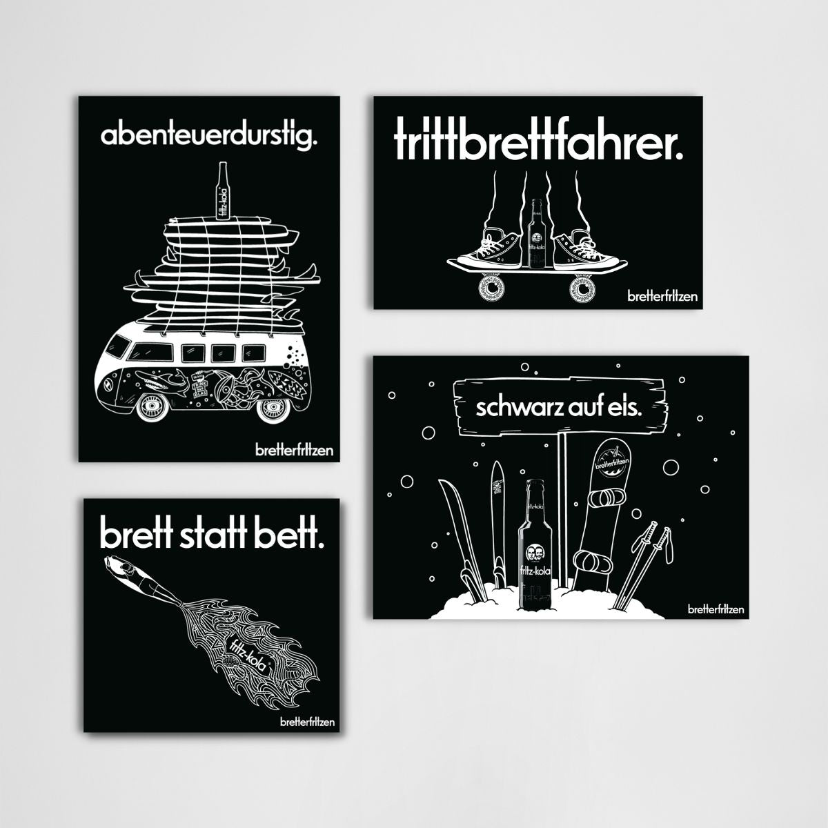 ALT-Text:

Vier schwarze Sticker mit weißen Zeichnungen und "breiterfritizen" Logo. Oben links: "abenteuerdurstig." mit VW-Bus und Surfbrettern. Oben rechts: "trittbrettfahrer." mit Skateboard und Sneakern. Unten links: "brett statt bett." mit Skateboard in Wellenlinien. Unten rechts: "schwarz auf eis." mit Ski-Ausrüstung im Schnee.